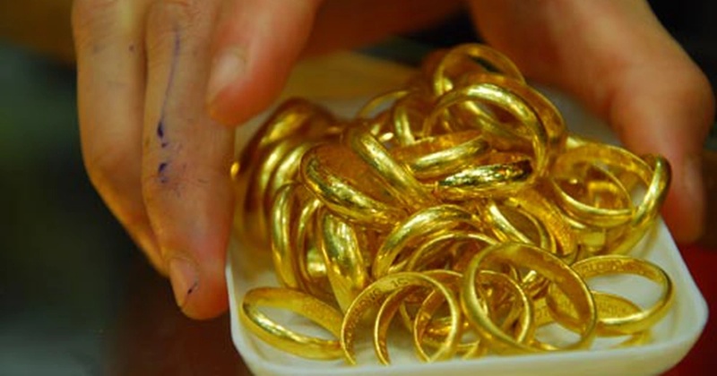 Mơ thấy người yêu mua nhẫn vàng tặng mình lựa chọn cặp số đề 28 - 82